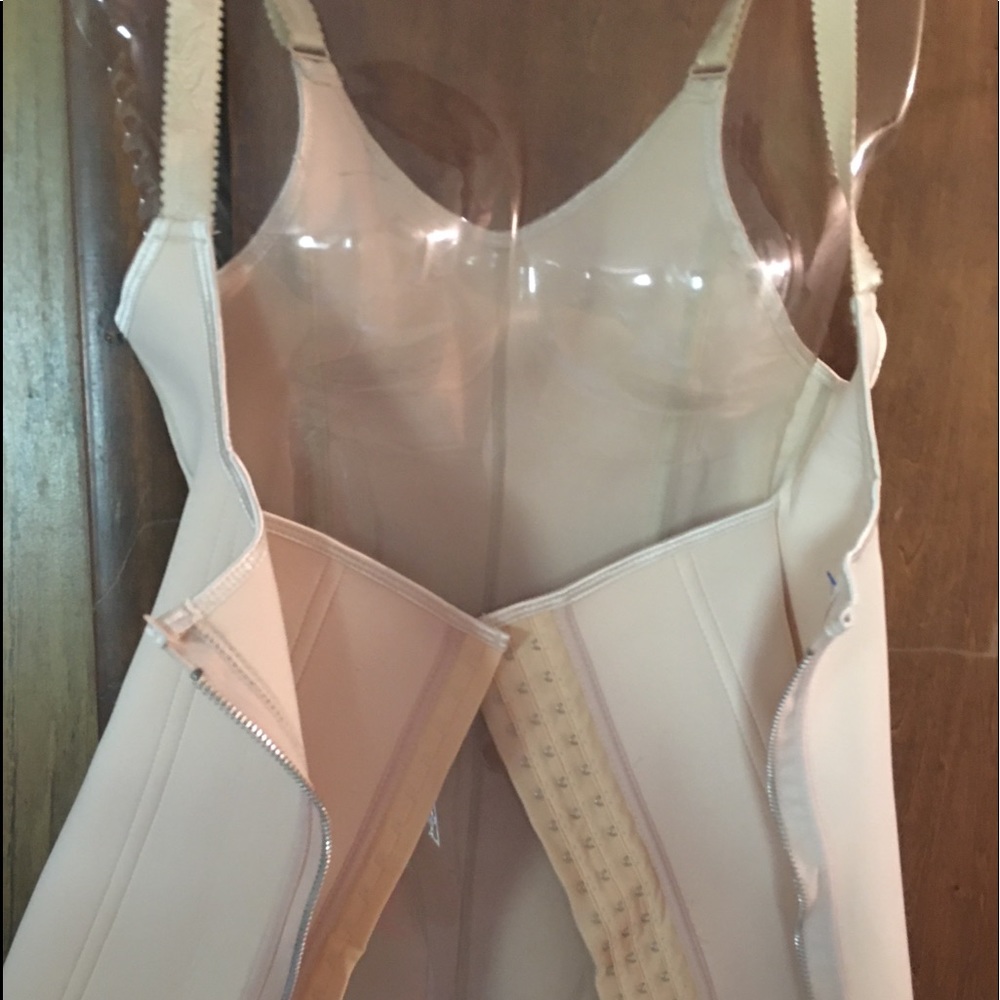 Waist trainer made in Colombia size small